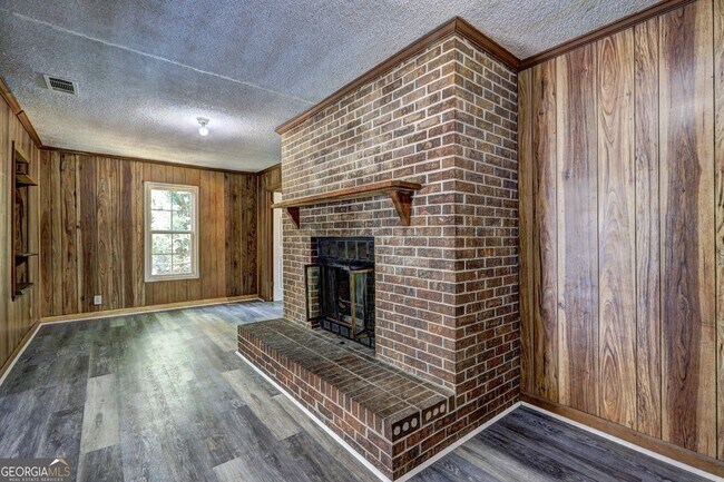 Foto del edificio - 509 Lynmore Cir