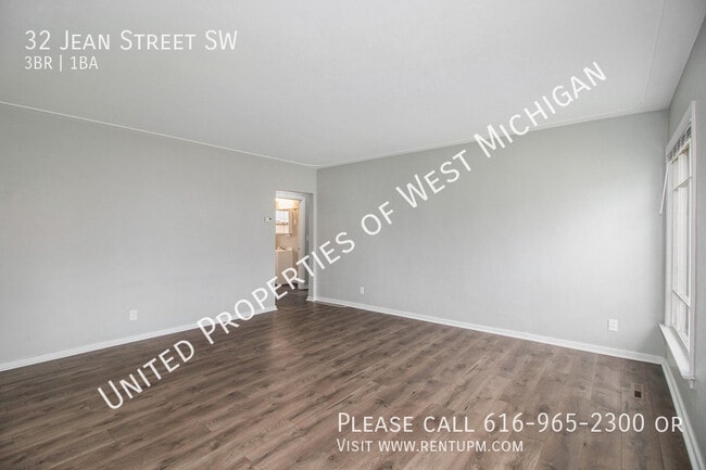 Building Photo - Available Now | 3 Bed 1 Bath Single Family...
