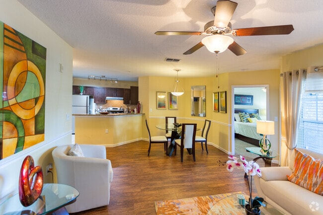 Building Photo - The Park at Knightsbridge