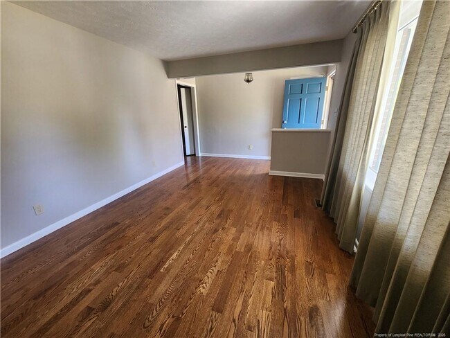 Foto del edificio - 1508 Darvel Ave