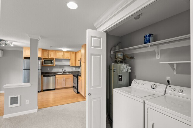 Photo - Charming 2-Bedroom, 2-Bathroom Upstairs Un... Apartment