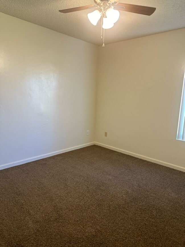Foto del edificio - 708 Arvin St