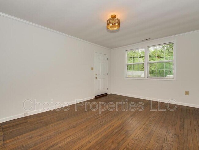 Foto del edificio - 5113 Valley Stream Rd