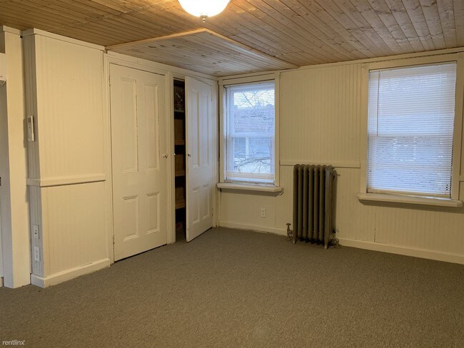 Building Photo - 2 br, 1 bath Townhome - 921 N Randolph Street