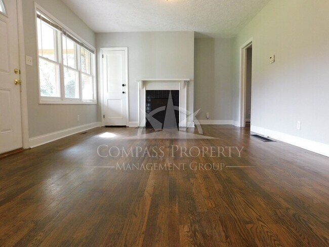 Building Photo - 2123 2nd Ave