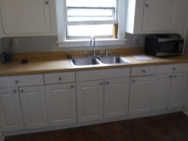 Kitchen - 116 Pikeview Rd