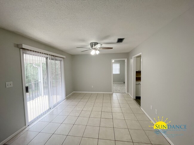 Foto del edificio - Spacious 3-Bedroom Condo with Community Am...