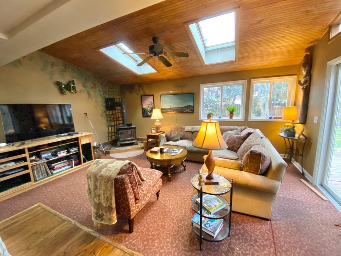 Primary Photo - 21449 Fairmount Blvd