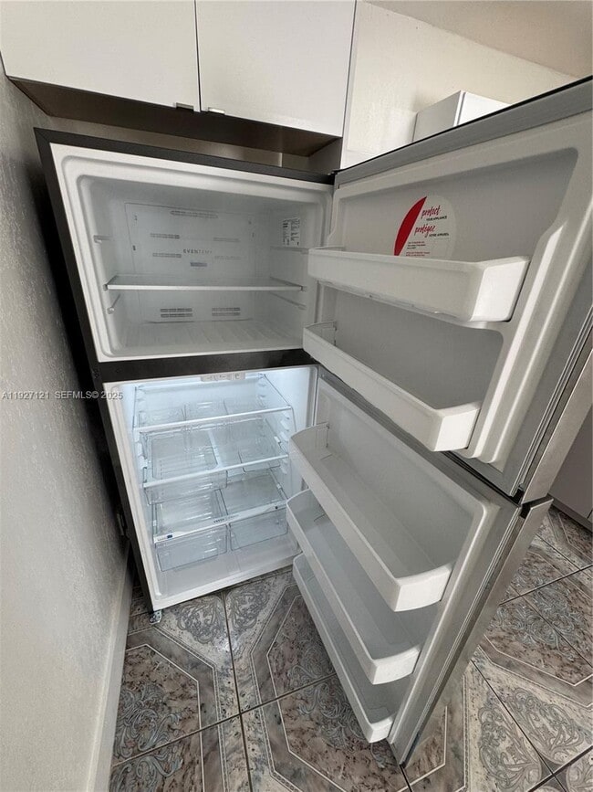 Building Photo - 169 NE 50th St