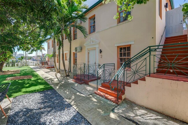 Building Photo - 415 75th St