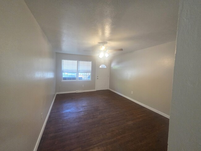 Foto del edificio - 2034 S Barcliff Ave