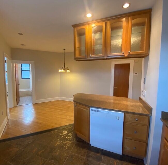 Foto del edificio - 553 Undercliff Ave