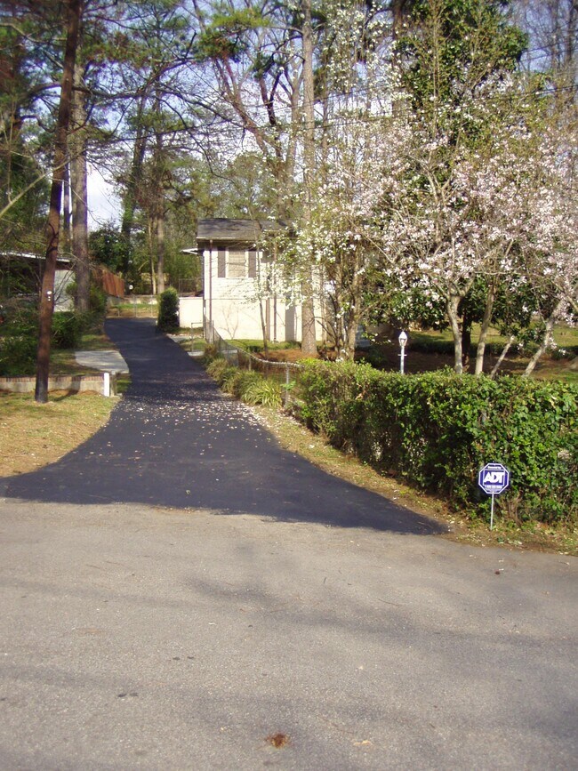 Foto del edificio - 106 Woodland Ct