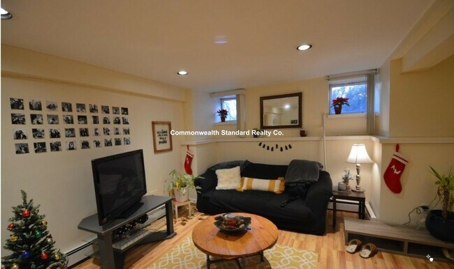 Foto del edificio - 94 Pleasant St