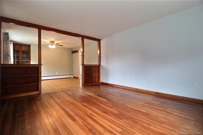 Foto del edificio - 55 Pawcatuck Ave