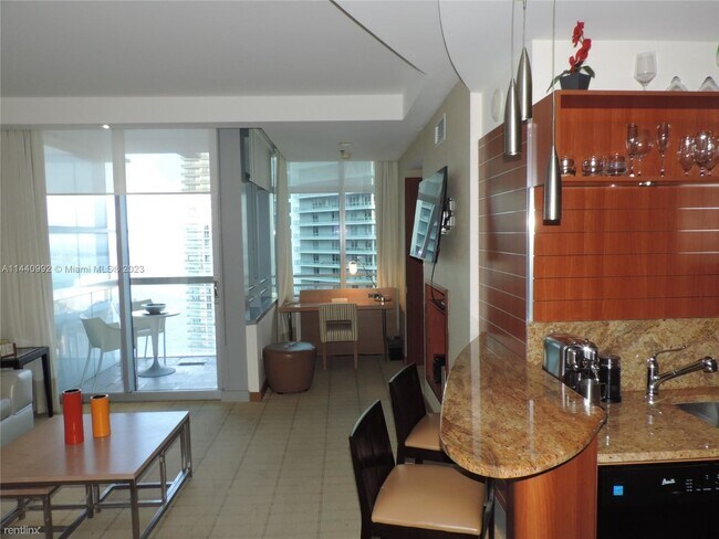 Foto del edificio - 1 br, 1 bath Condo - 1395 Brickell Ave # 2604