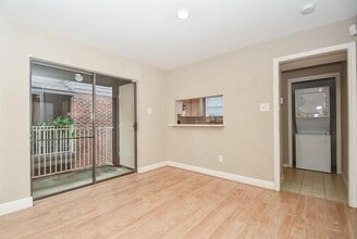 Building Photo - 3150 Walnut Bend Ln