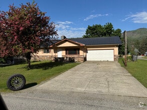 Building Photo - 562 N Riley Crk Rd