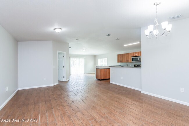 Foto del edificio - 3051 Fitzpatrick Ave