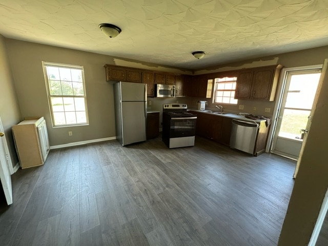 Foto del edificio - 102 Rainbow Ct