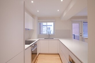Building Photo - 3421 Rue Drummond