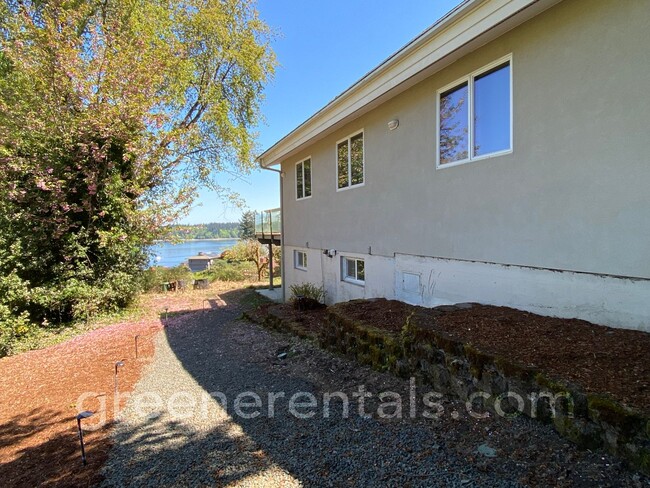 Foto del edificio - Cooper Point Daylight Basement ADU with Wa...