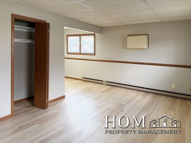 Foto del edificio - 1701 Pleasant View Dr