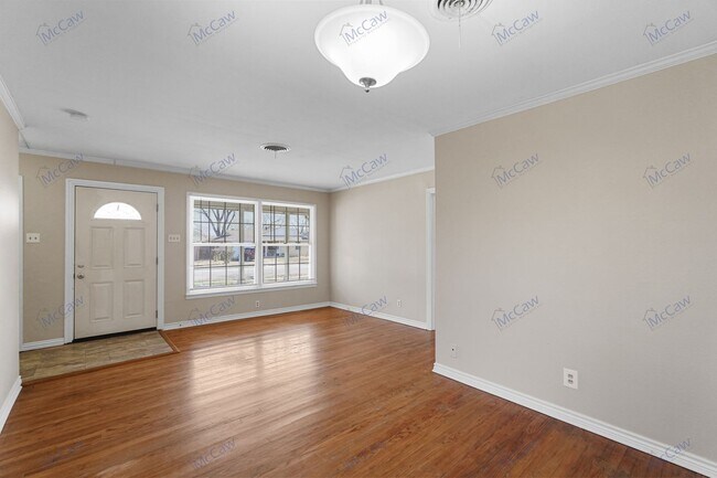 Foto del edificio - Charming 3-Bed, 2-Bath Home with Adorable ...