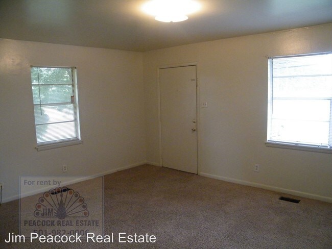 Building Photo - 714-716 Madden Rd