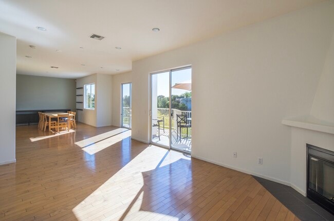 Building Photo - 974 Nordica Dr