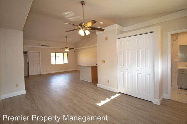 Building Photo - 1 br, 1 bath House - 826 Wiggins Pass West...
