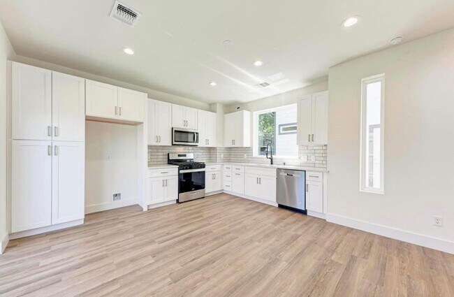 Building Photo - 502 Tillery St