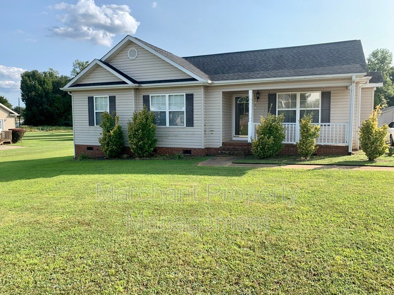 101 Conner Dr, Greer, SC 29651 House Rental in Greer, SC