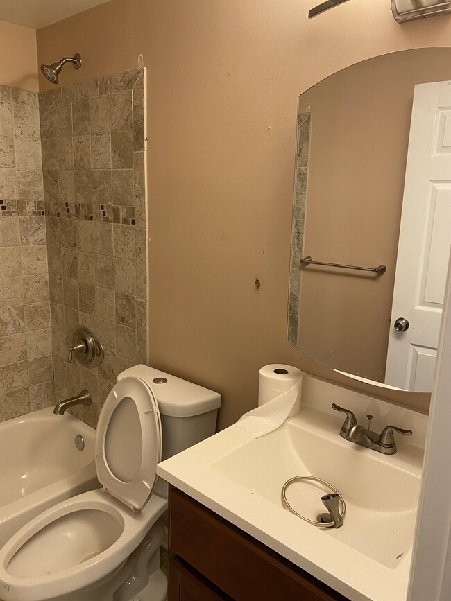 Photo - 332 New St (Newark, NJ) Townhome