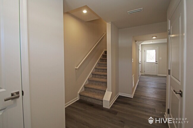 Photo - A Hidden Gem Surrounded by Trees Apartment