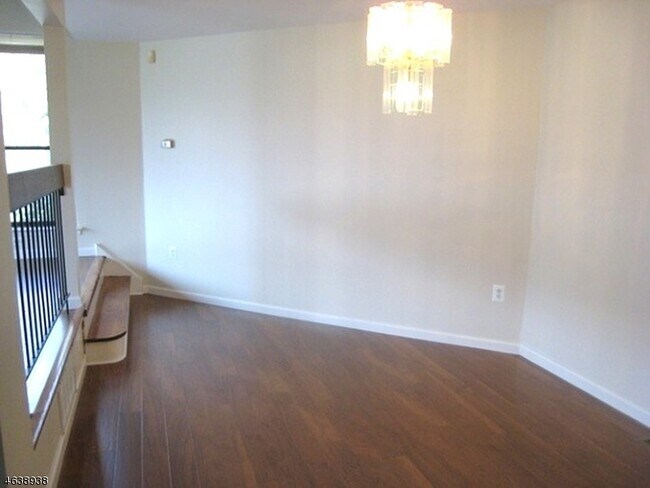Building Photo - 144 Bayberry Row