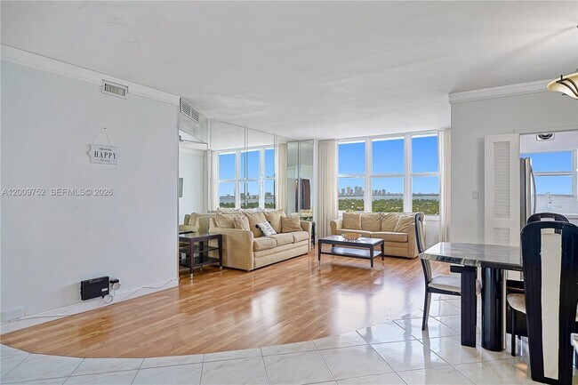 Foto del edificio - 4747 Collins Ave