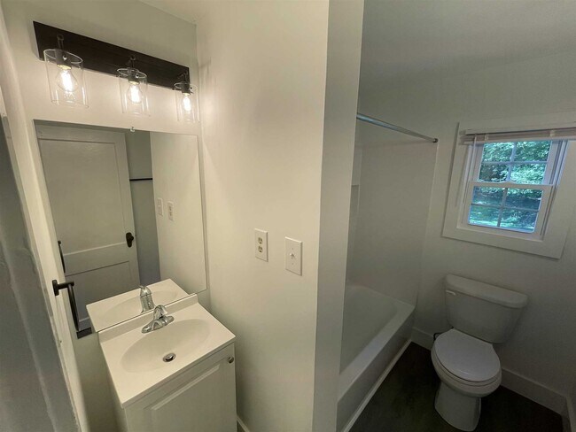Building Photo - 1419 NY-376