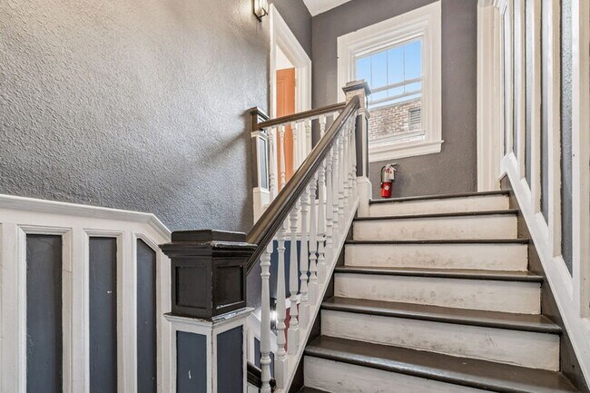 Foto del edificio - 2742 Riverside Ave