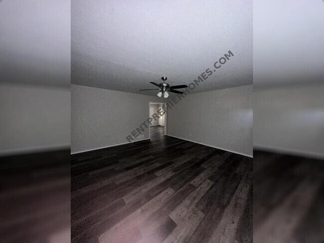 Foto del edificio - 328 NW 90th St