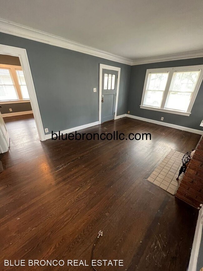 Building Photo - 2 br, 1 bath House - 1942 E 71st Terrace