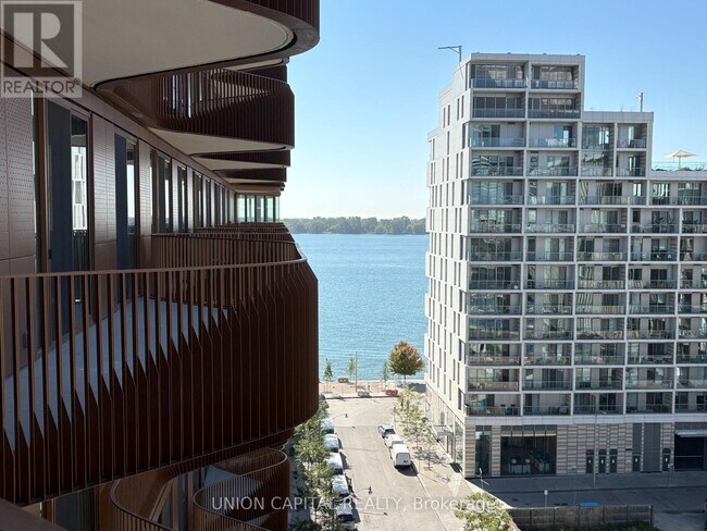 Building Photo - 155-155 Merchants' Wharf