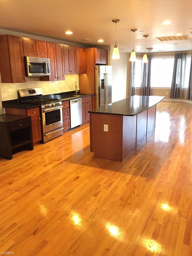 Building Photo - 3 br, 2.5 bath Duplex - 387 Hyde Park Ave # 2