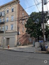 Building Photo - 139 9th St