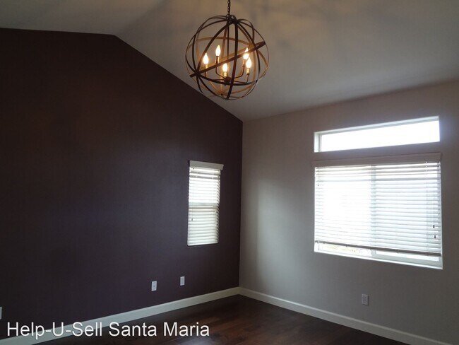 Building Photo - 3 br, 2.5 bath House - 1611 Belmont Court