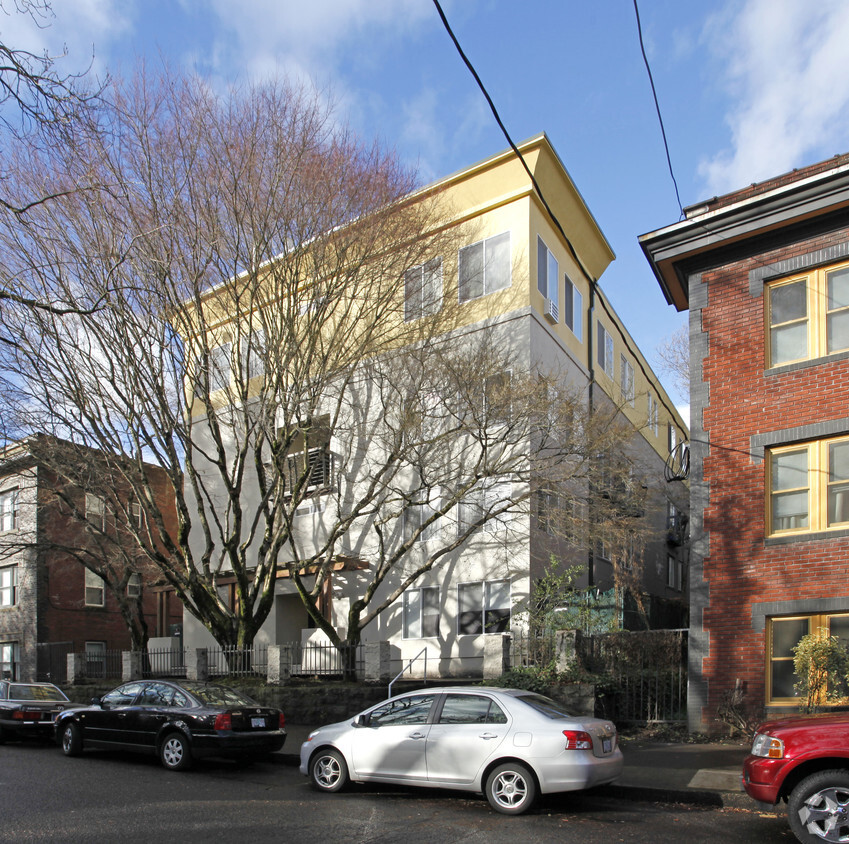 Building Photo - Kearney Court Apartments