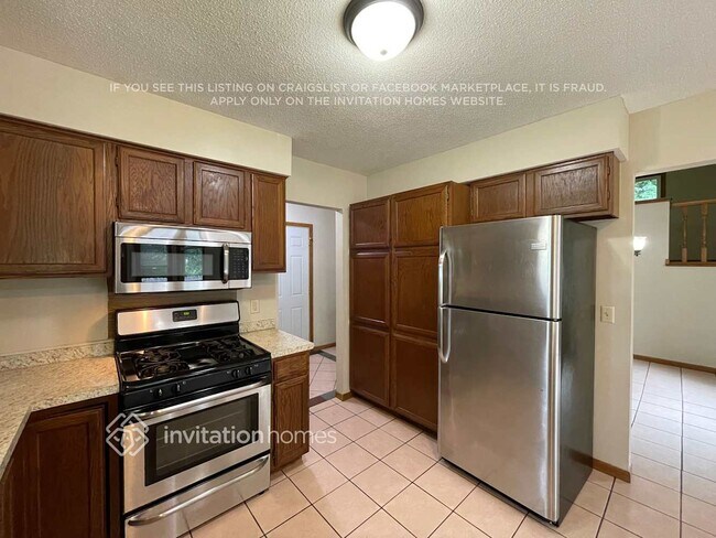 Building Photo - 5325 W 140th St