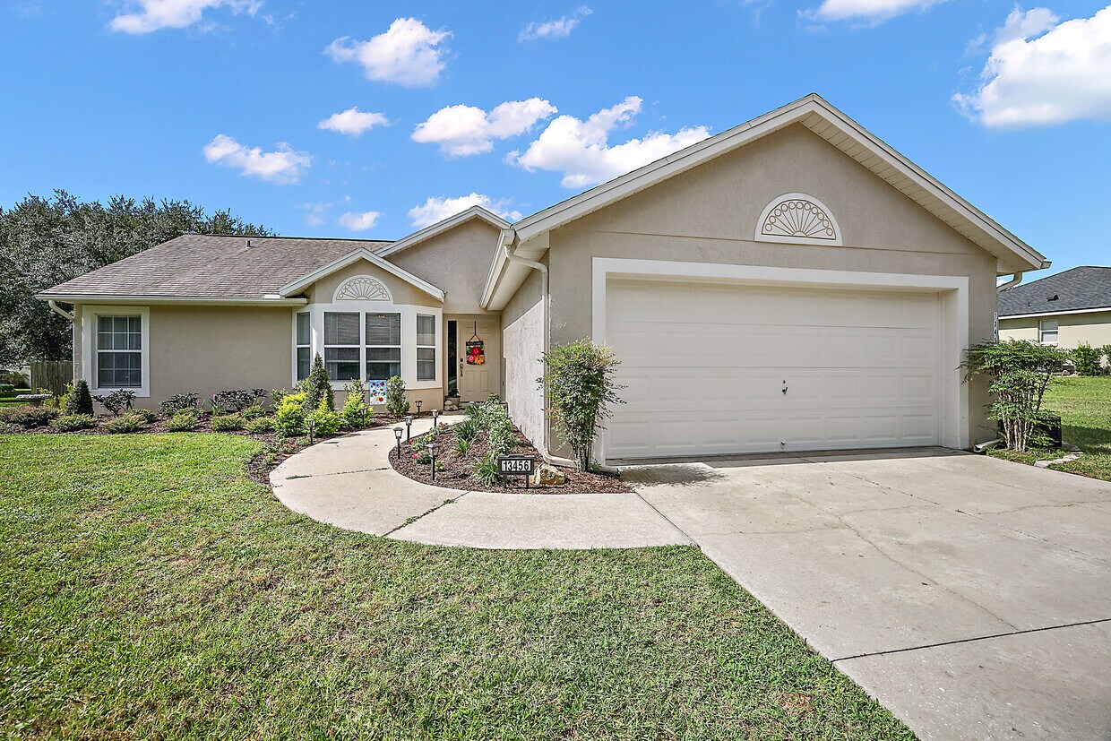 Foto principal - 13456 Oak Bend Dr