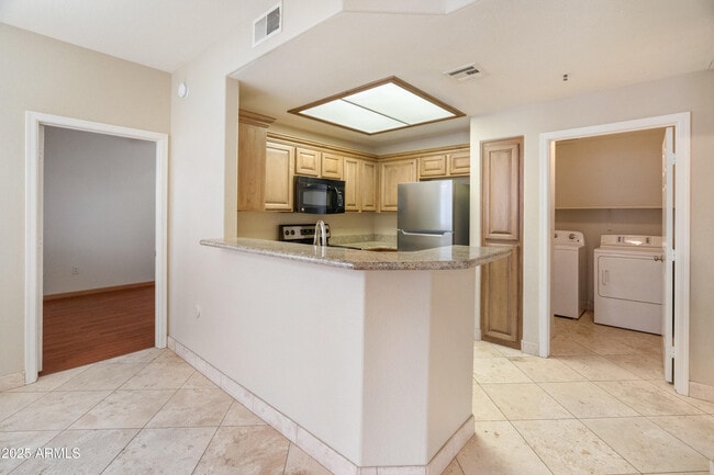 Building Photo - 11375 E Sahuaro Dr