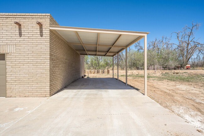 Foto del edificio - 1032 Carver Rd